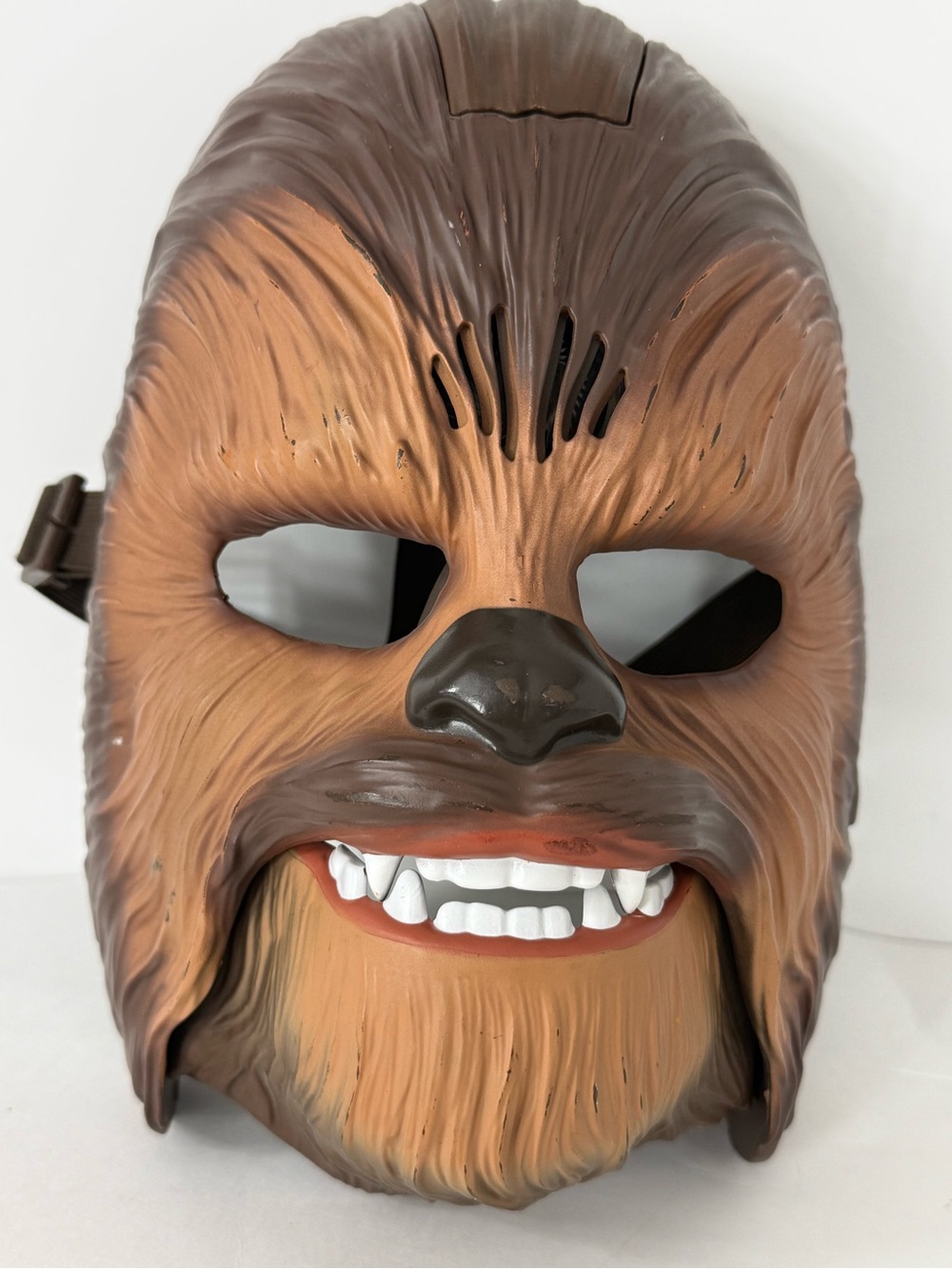 Star Wars Hasbro Chewbacca Electronic Talking Mask with Wookie Sounds 2015